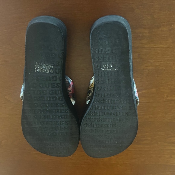 Guess Flip Flop, sandal - Picture 4 of 5